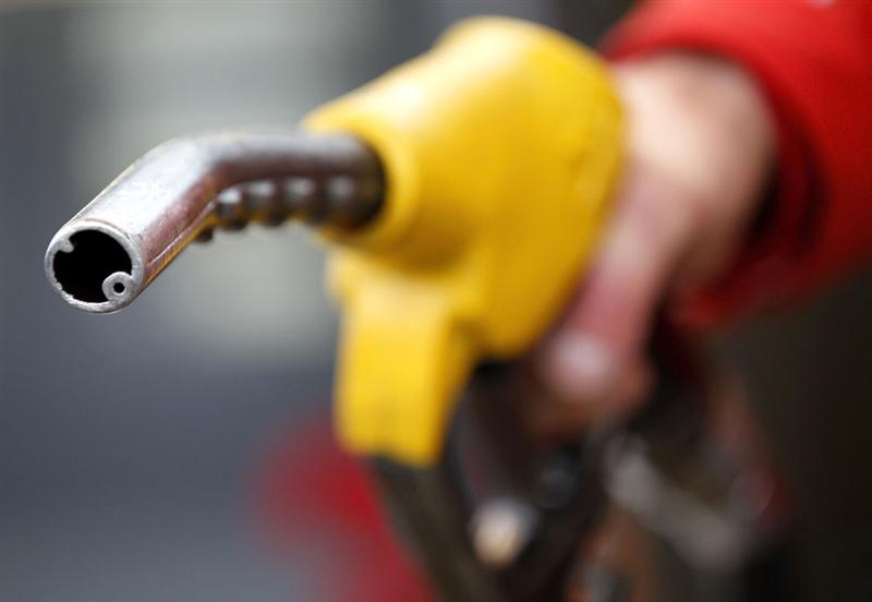 Alain Vidalies défend une hausse de la taxe sur les carburants