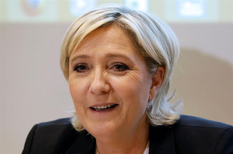 Plus de 100 artistes appellent à faire barrage à Marine Le Pen