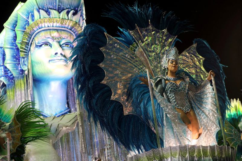 Brésil: Format réduit pour le carnaval de Rio à cause du coronavirus