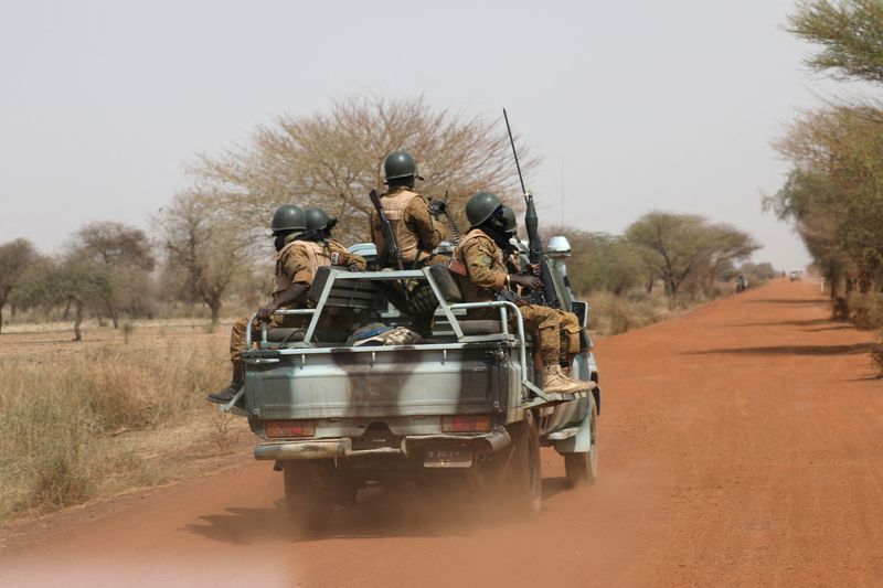 Burkina Faso: 13 soldats et volontaires tués par des islamistes