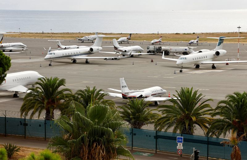 La France, les Pays-Bas appellent l'UE à imposer des restrictions sur les jets privés