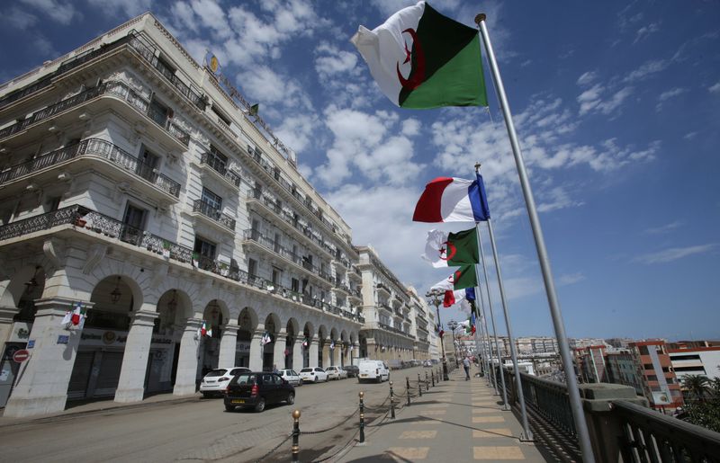 L'état-major français dément une demande de survol du territoire algérien