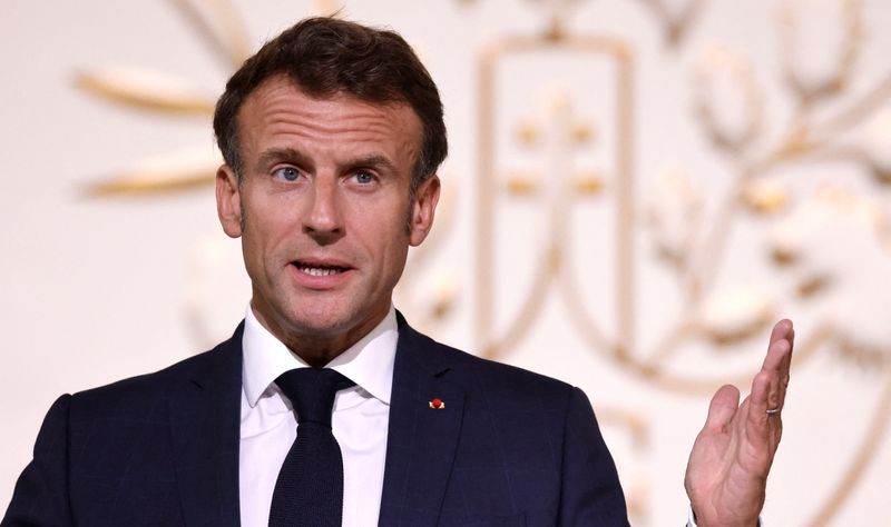 Macron entend réformer les retraites pour 'défendre' le modèle social français