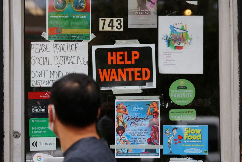 États-Unis : l'emploi plus dynamique que prévu, le chômage recule à 3,5%