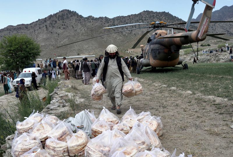 L'aide arrive avec difficultés dans la zone du séisme en Afghanistan