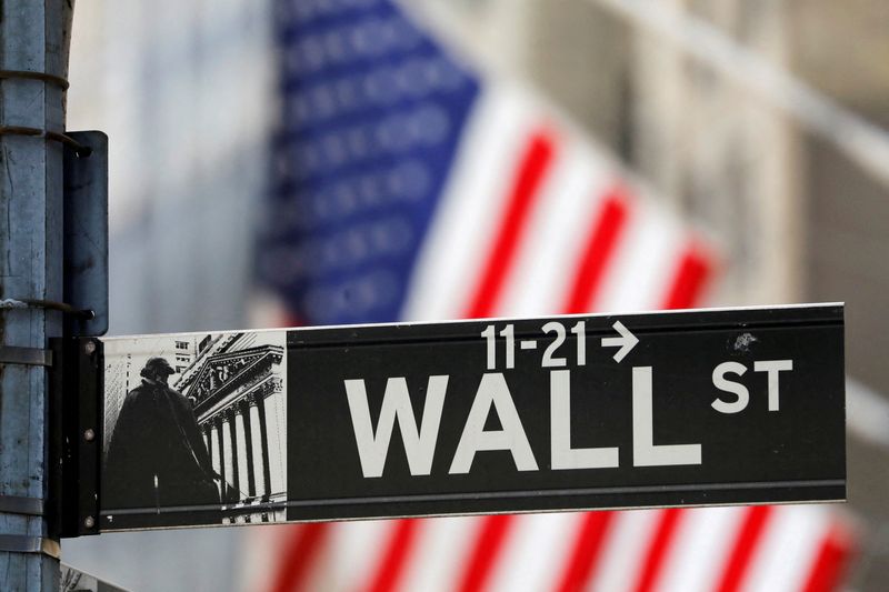 Wall Street termine en ordre dispersé avant l'inflation