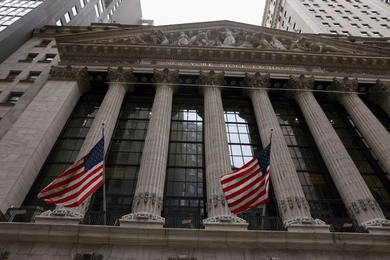 Wall Street plonge avec les craintes de nouvelles hausses des taux