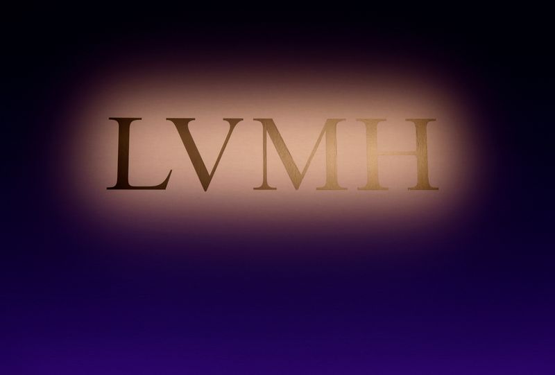 Luxe : LVMH réalise des performances remarquables en 2021 - La Revue du  Digital