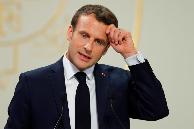 Macron "assume" le calendrier "serré" sur Notre-Dame