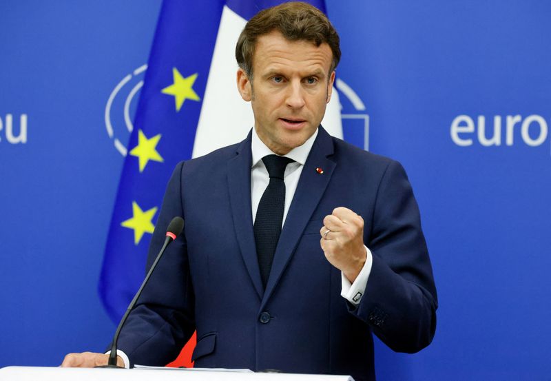 Macron lance l'idée d'une 'communauté politique européenne' complémentaire de l'Union