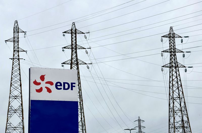 Energie/France: La taxe sur les surprofits pourrait coûter milliards d'euros à EDF, rapporte Les Echos
