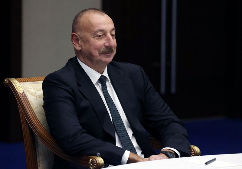 L'Azerbaïdjan annule des discussions avec l'Arménie en refusant la présence de Macron