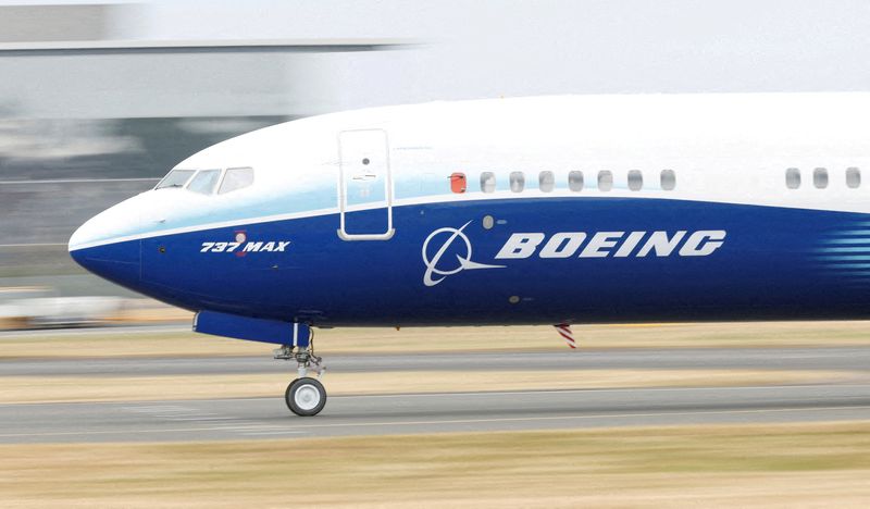Boeing affiche une perte annuelle de 3,2 MdsE malgré un flux de trésorerie positif