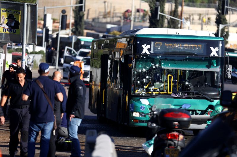 Deux explosions près d'arrêts de bus à Jérusalem, un mort