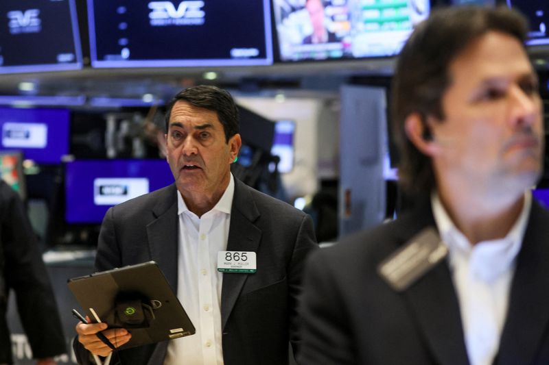 Wall Street en ordre dispersé avec les craintes sur l'inflation