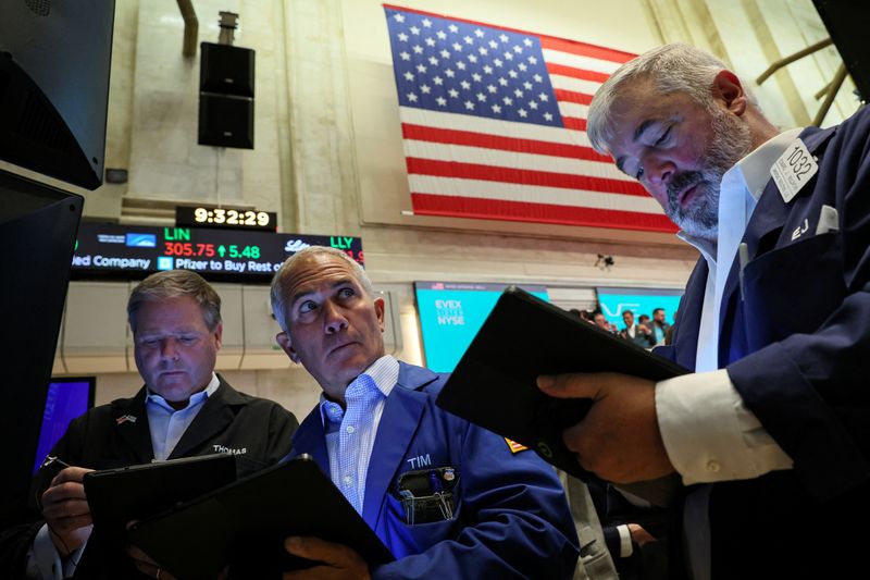 Wall Street ouvre en baisse, l'inflation US plus élevée que prévu
