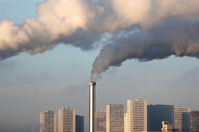 <p>L'ONG Oxfam France a publié un nouveau rapport intitulé "Climat : CAC degrés de trop", mettant en lumière "l'empreinte carbone colossale" des plus grandes entreprises françaises.</p>