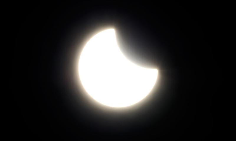https://cdn-static.boursier.com/illustrations/photos/800/eclipse-solaire.jpg