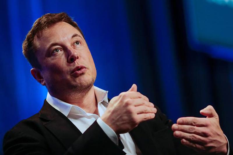 Tesla : les nouvelles usines seraient 'de gigantesques fours à fric', dit Elon Musk