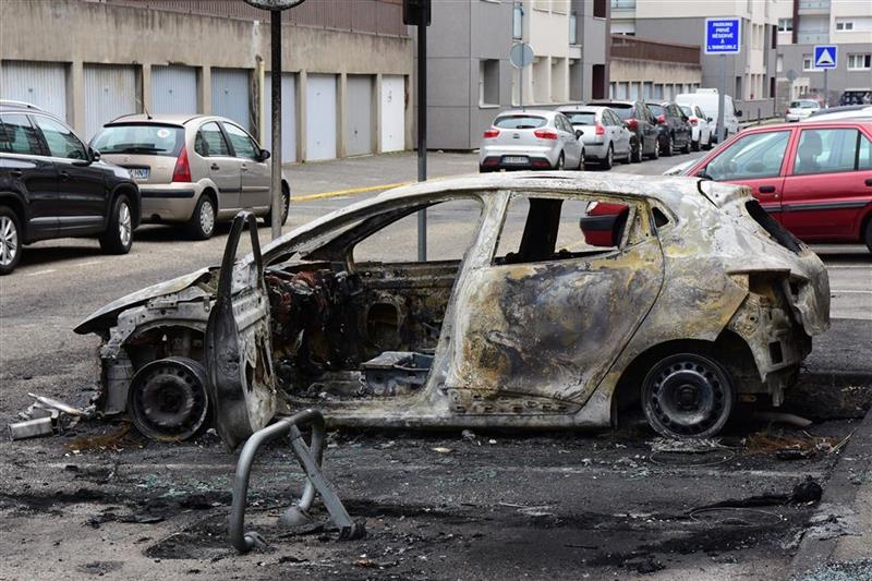 Emeutes : coup de pouce public pour les propriétaires modestes de véhicules incendiés