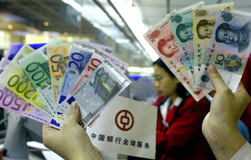 Chine : le yuan poursuit sa glissade inédite...