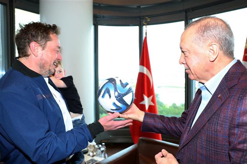 Elon Musk discute d'une usine Tesla en Turquie avec Erdogan