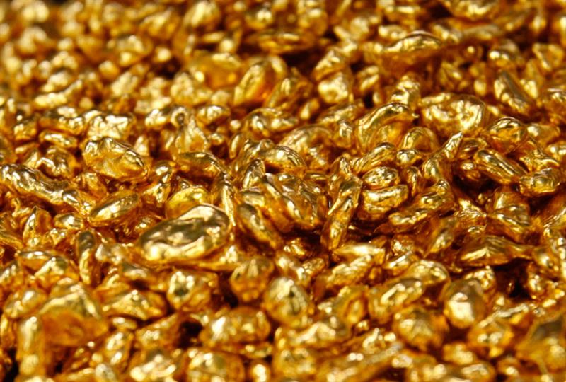L'or regagne 1% sur la semaine, les ETF gonflent leurs stocks