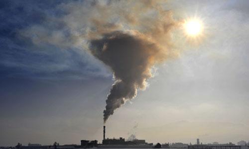 Greenpeace et Oxfam dénoncent le bilan carbone du patrimoine financier des Français fortunés