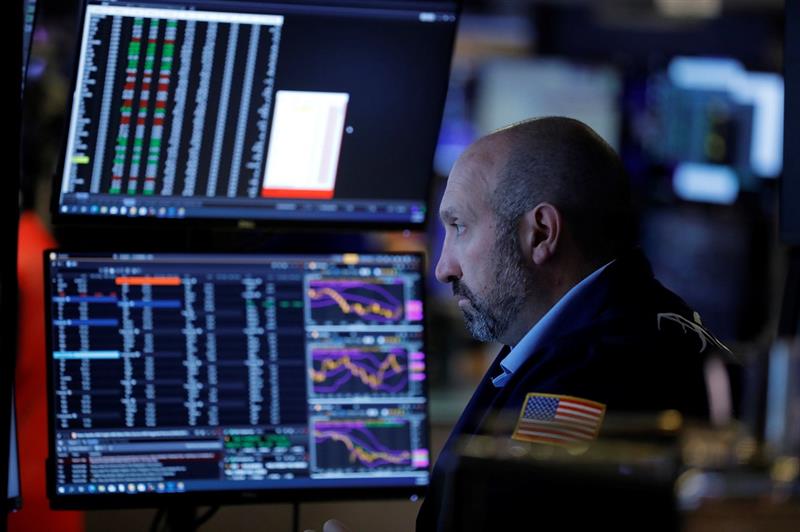 Wall Street : le Dow Jones grimpe, mais le Nasdaq retombe