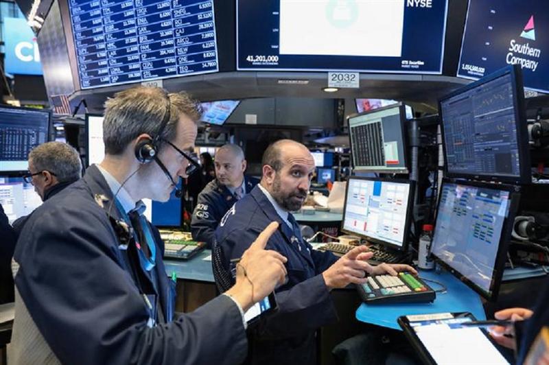 Clôture de Wall Street : en ordre dispersé, les 'technos' pèsent sur le Nasdaq