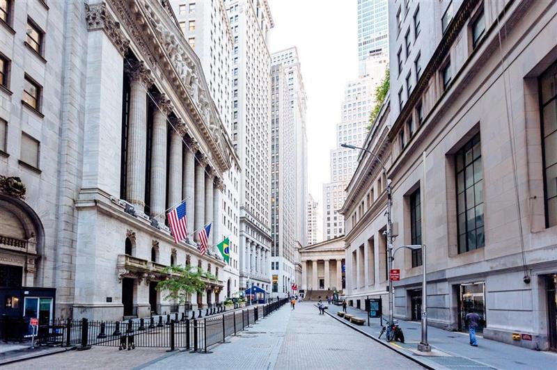 Wall Street : le Nasdaq dopé par Nvidia, tensions sur les taux obligataires