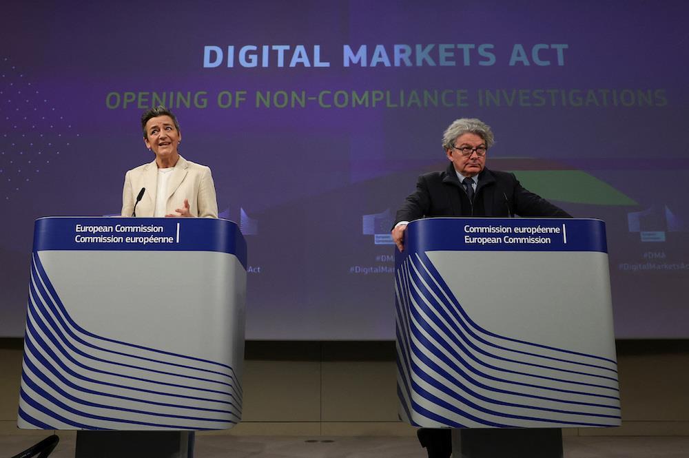 Non-respect du "Digital Markets Act" : l'UE lance des enquêtes contre Apple, Meta et Google